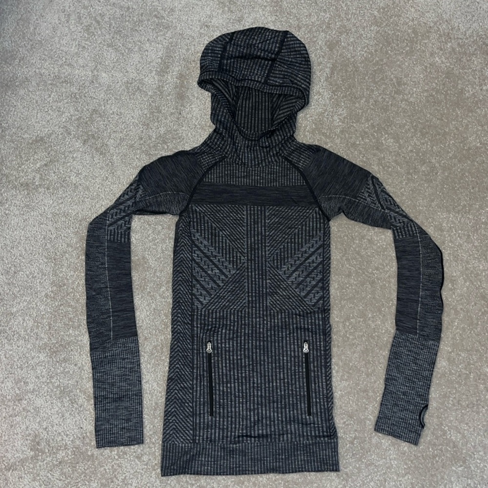 Lululemon women’s shirt with hood